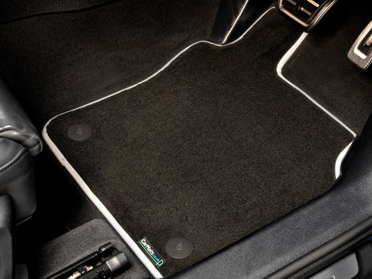 MG Motors UK MG ZS Auto 2024+ Car Mats // Black Executive, White Trim, No Heelpad